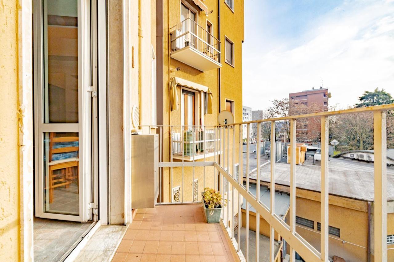 Casa Vicinissima All'Ospedale San Paolo Milán Exterior foto